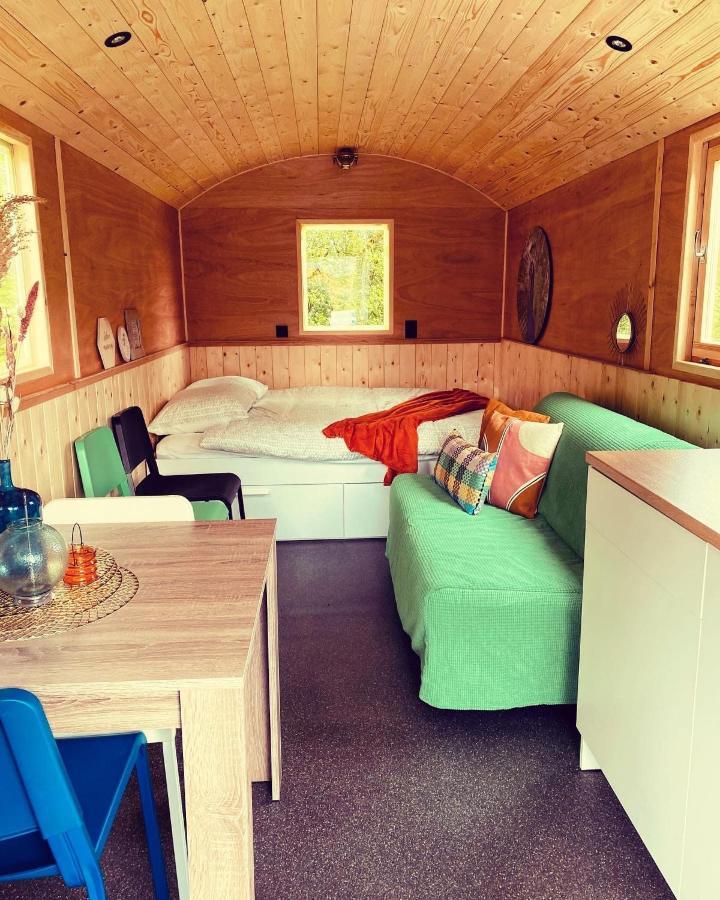 Pipowagens Bij Pannenkoekenrestaurant & Camping De Koppenjan 'Een Uniek Verblijf Met Kinderspeelboerderij' Jubbega-Schurega المظهر الخارجي الصورة