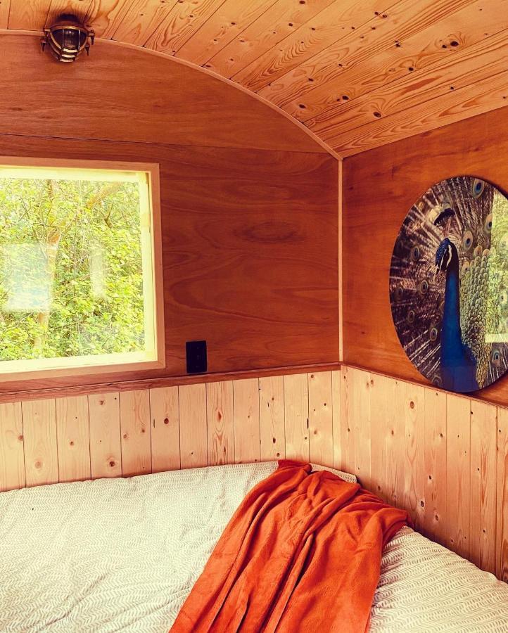 Pipowagens Bij Pannenkoekenrestaurant & Camping De Koppenjan 'Een Uniek Verblijf Met Kinderspeelboerderij' Jubbega-Schurega المظهر الخارجي الصورة