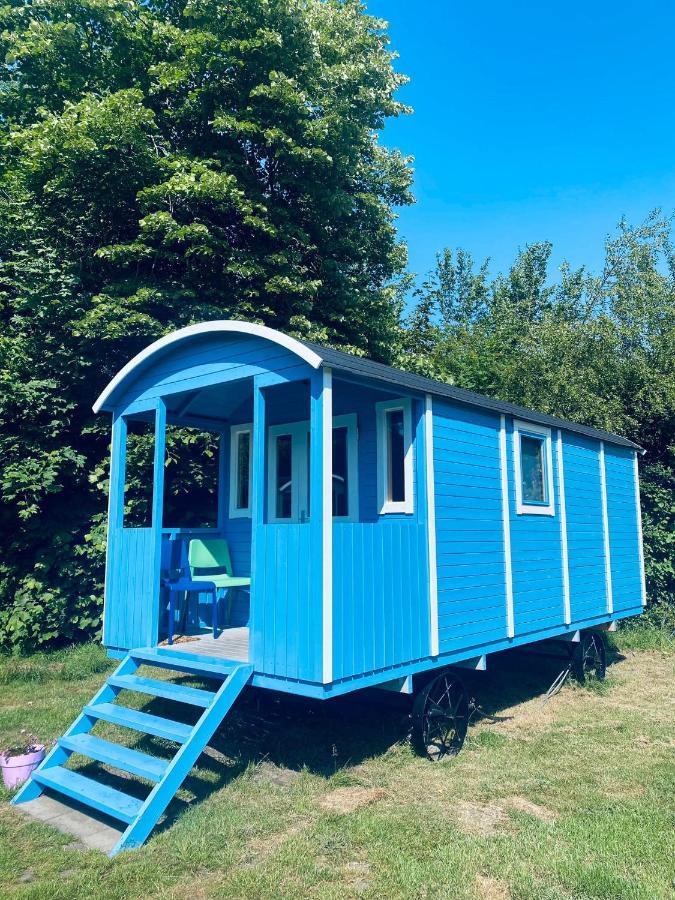 Pipowagens Bij Pannenkoekenrestaurant & Camping De Koppenjan 'Een Uniek Verblijf Met Kinderspeelboerderij' Jubbega-Schurega المظهر الخارجي الصورة