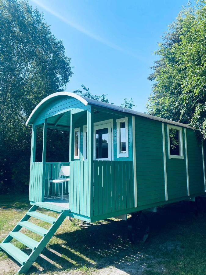 Pipowagens Bij Pannenkoekenrestaurant & Camping De Koppenjan 'Een Uniek Verblijf Met Kinderspeelboerderij' Jubbega-Schurega المظهر الخارجي الصورة